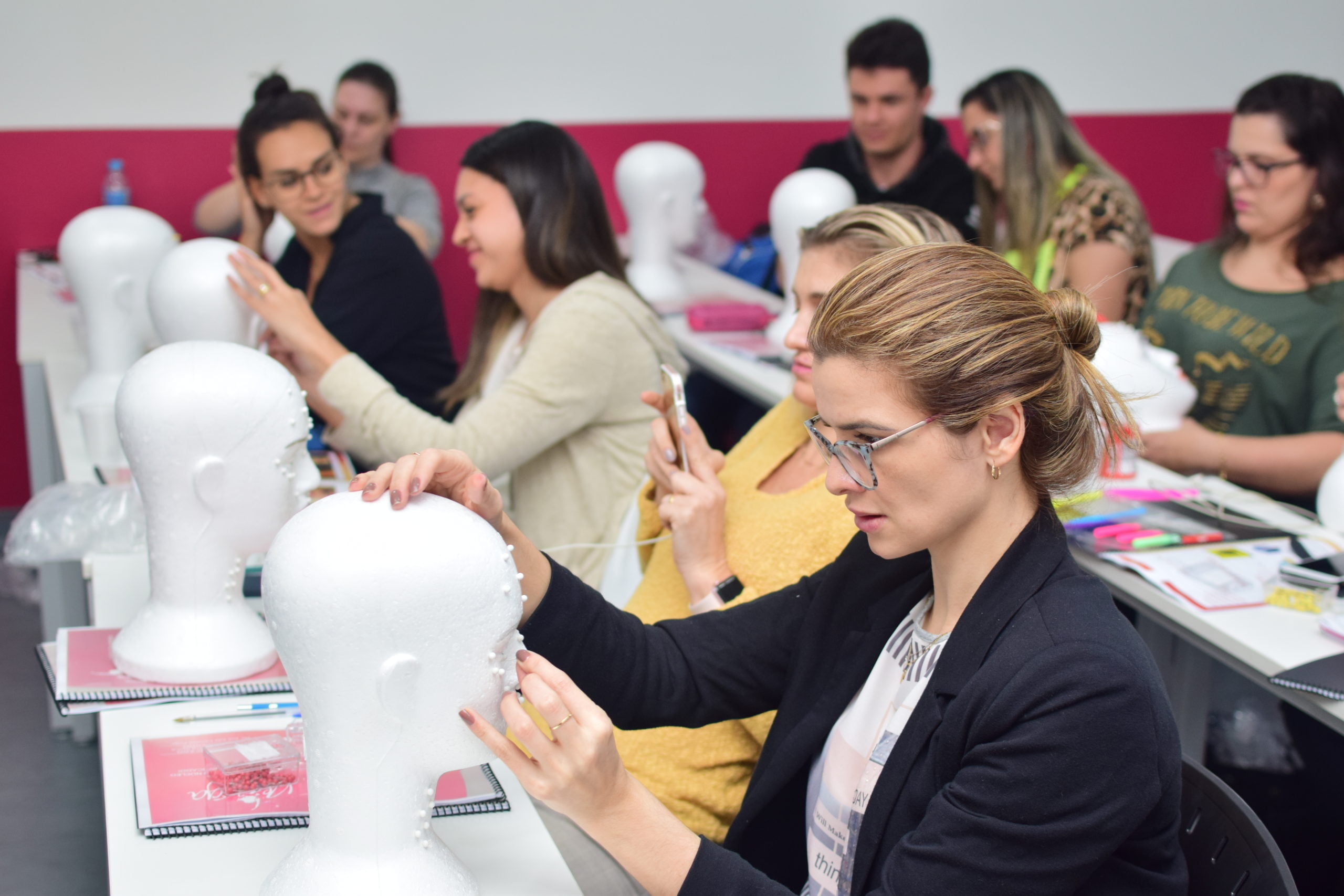 Por que investir em um curso de Harmonização Facial Avançado